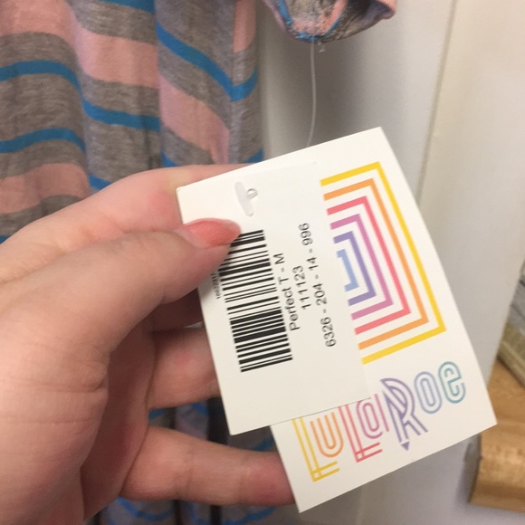 Lularoe medium perfect tee - Picture 3 of 3